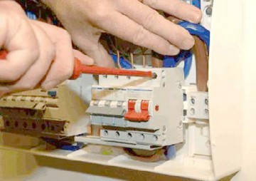 RCS& RDS angajează electricieni în Bucureşti şi Constanţa